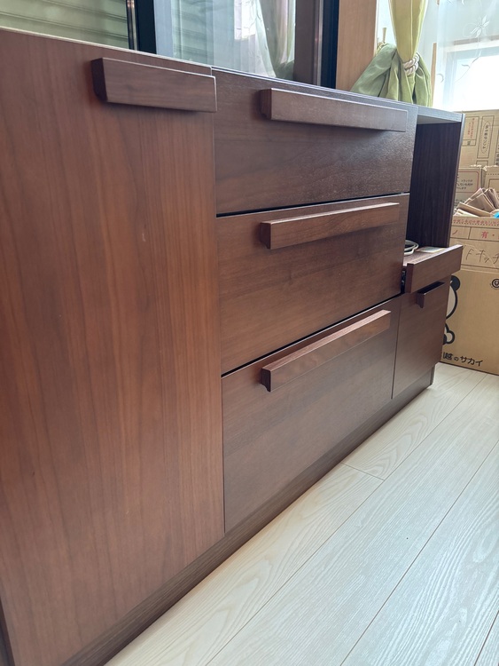 大型食器棚（食器）の商品画像 - 査定依頼日：2025年8月9日 - 最高査定価格：5,000円