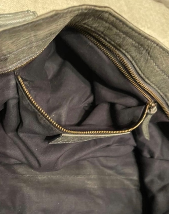 バレンシアガ  （ブランドバッグ）の商品画像 - 査定依頼日：2025年11月27日 - 最高査定価格：90,000円