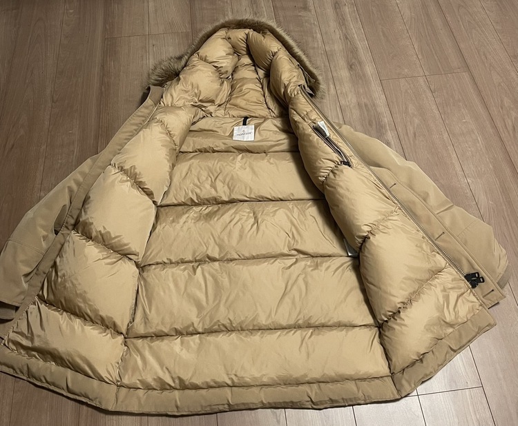  MONCLER モンクレール 20-21AW POLA ポーラ ファーフーデッ（古着・ファッション）の商品画像 - 査定依頼日：2026年4月30日 - 最高査定価格：100,000円