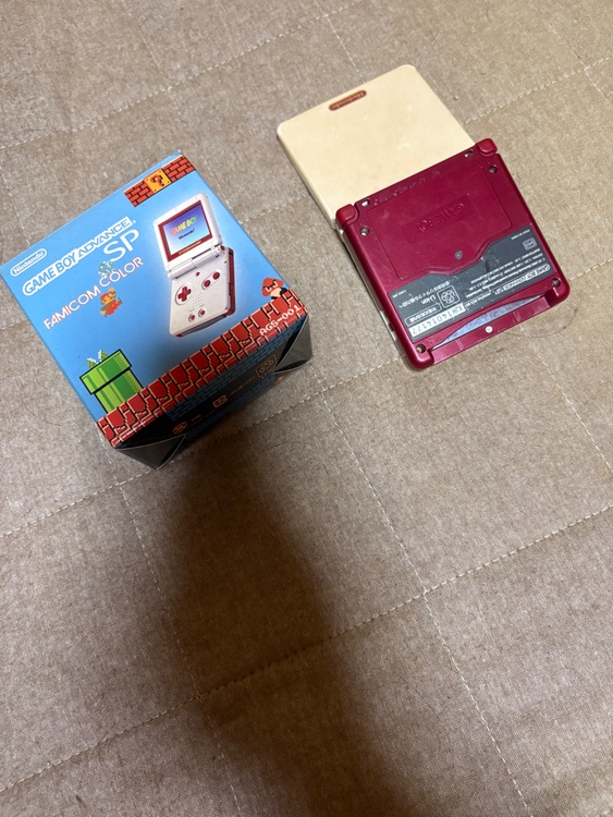 GAME BOY ADVANCE SP FAMICOM COLOR（ゲーム機本体・ゲームソフト）の商品画像 - 査定依頼日：2026年7月13日 - 最高査定価格：3,000円