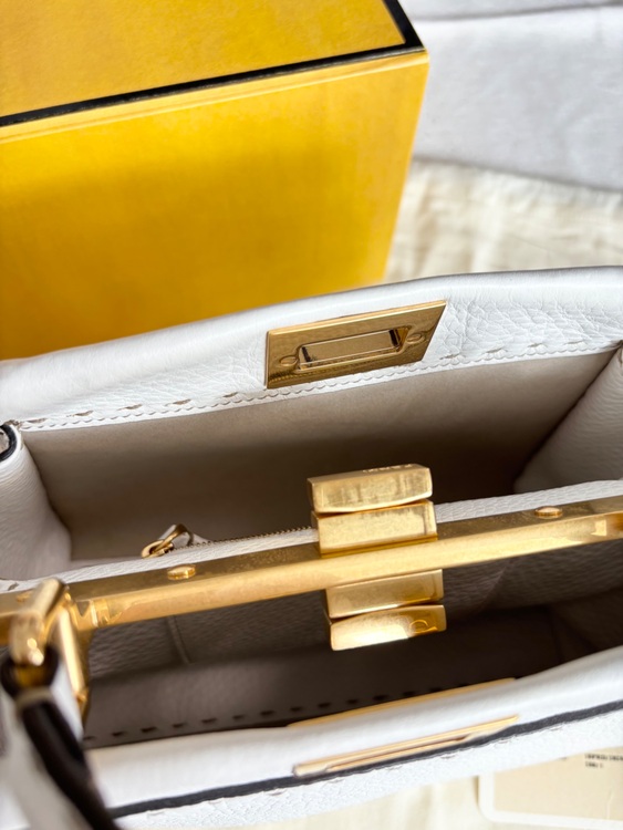 フェンディ  （ブランドバッグ）の商品画像 - 査定依頼日：2025年10月20日 - 最高査定価格：230,000円