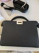 フェンディ  （ブランドバッグ）の商品画像 - 査定依頼日：2024年12月15日 - 最高査定価格：160,000円