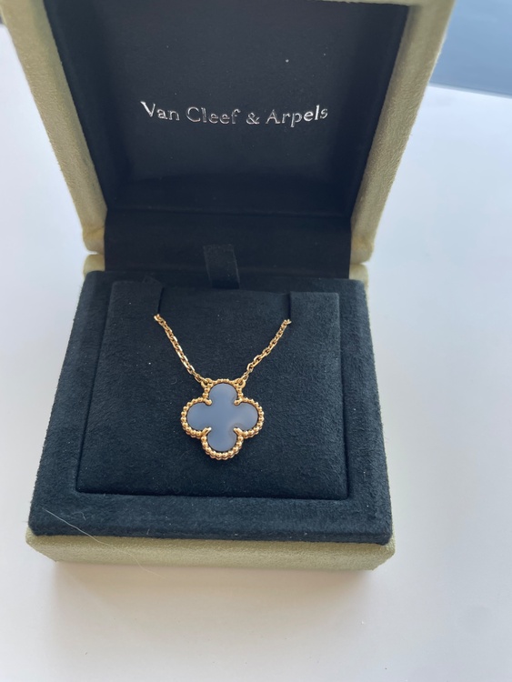 Van cleef & Alpels（宝石）の商品画像 - 査定依頼日：2026年5月9日 - 最高査定価格：370,000円