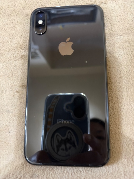 iPhone iPhoneX 64GB au（スマホ）の商品画像 - 査定依頼日：2026年9月12日 - 最高査定価格：6,500円