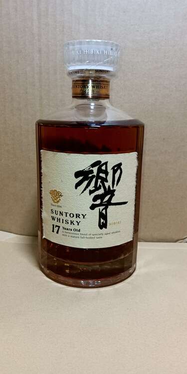 響１７年　旧ボトル（お酒）の商品画像 - 査定依頼日：2025年3月26日 - 最高査定価格：20,000円