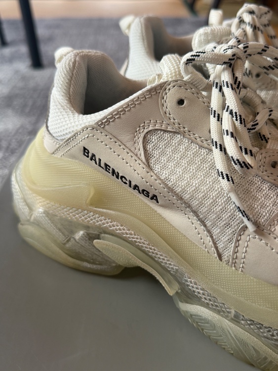 BALENCIAGA トリプルS 544351 37サイズ クリアソール メッシュ ホワイト（古着・ファッション）の商品画像 - 査定依頼日：2026年9月18日 - 最高査定価格：7,000円