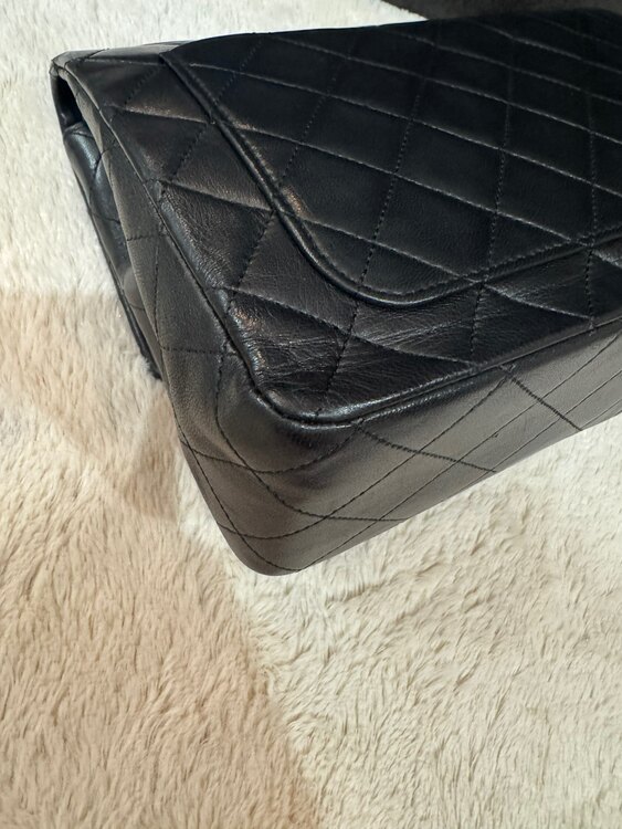 シャネル　ダブルフラップダブルチェーン（ブランドバッグ）の商品画像 - 査定依頼日：2025年3月29日 - 最高査定価格：300,000円