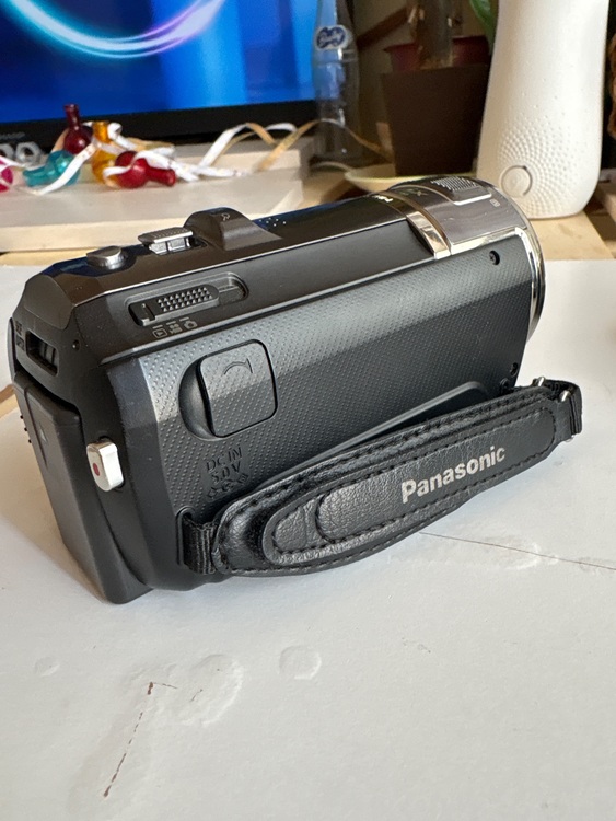 Panasonic HC.V700M（カメラ）の商品画像 - 査定依頼日：2025年10月17日 - 最高査定価格：2,000円