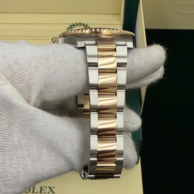 ROLEX GMTマスターⅡ 126711CHNR 2020 最新ギャラ　付属品完品（高級時計）の商品画像 - 査定依頼日：2026年8月26日 - 最高査定価格：2,950,000円