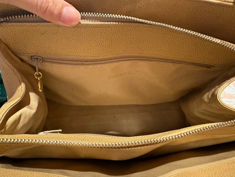 シェブロン　キャビアスキン　バッグ（ブランドバッグ）の商品画像 - 査定依頼日：2026年4月24日 - 最高査定価格：120,000円