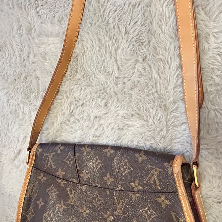 ショルダーバック（ブランドバッグ）の商品画像 - 査定依頼日：2025年12月28日 - 最高査定価格：80,000円