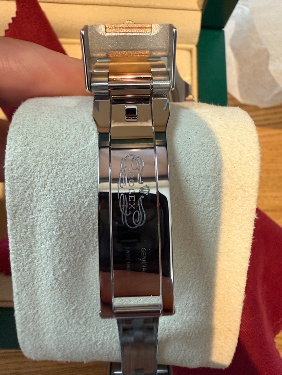 126711chnr（高級時計）の商品画像 - 査定依頼日：2026年3月7日 - 最高査定価格：2,950,000円