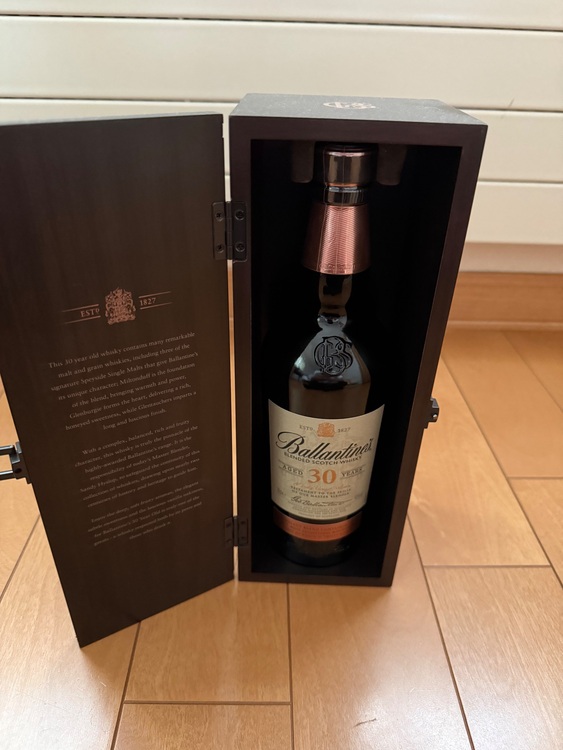 バランタイン30年（お酒）の商品画像 - 査定依頼日：2025年9月17日 - 最高査定価格：27,000円