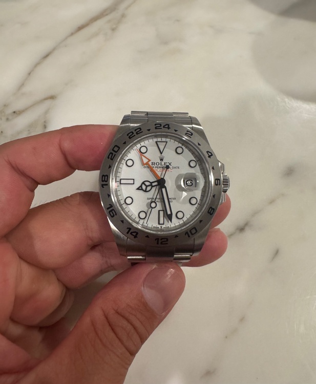ロレックス エクスプローラー II 42mm（高級時計）の商品画像 - 査定依頼日：2026年4月22日 - 最高査定価格：1,870,000円