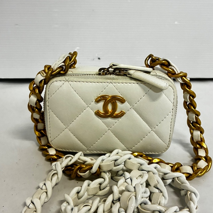 CHANEL ショルダーコインパース（ブランドバッグ）の商品画像 - 査定依頼日：2026年6月21日 - 最高査定価格：250,000円