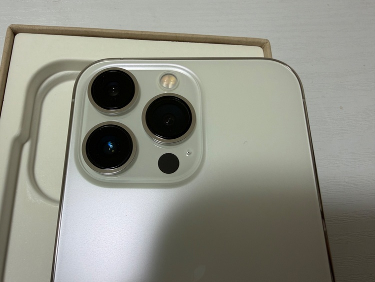 iPhone13Pro ホワイト（スマホ）の商品画像 - 査定依頼日：2026年3月7日 - 最高査定価格：55,000円