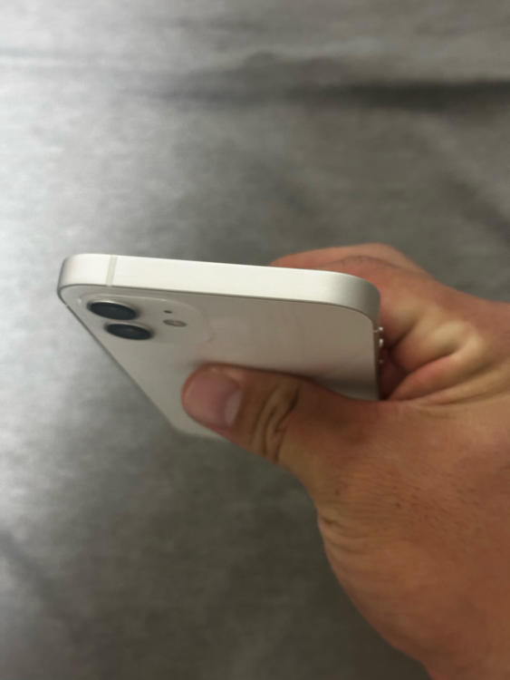 iPhone 12 64GB Softbank（スマホ）の商品画像 - 査定依頼日：2024年11月10日 - 最高査定価格：21,000円