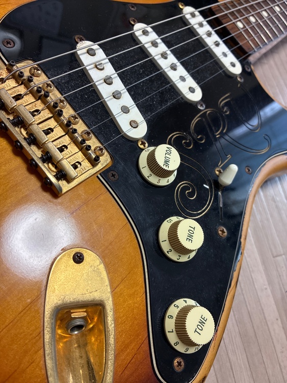 SN8955094 スティービーレイヴォーン（ピアノ・楽器・PA機材）の商品画像 - 査定依頼日：2026年4月28日 - 最高査定価格：130,000円