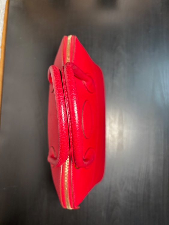 エルメス ボリード35 トゴ ルージュヴィフ □F刻印 ショルダーバッグ（ブランドバッグ）の商品画像 - 査定依頼日：2025年9月3日 - 最高査定価格：200,000円