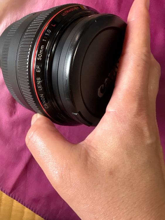 Canon lens ef 50mm f/1.0L（カメラ）の商品画像 - 査定依頼日：2026年6月15日 - 最高査定価格：200,000円