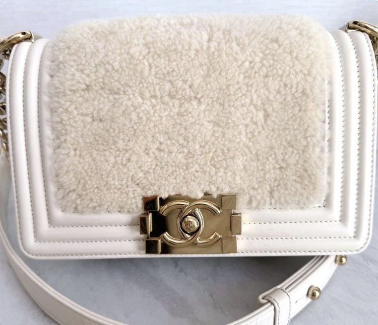 ボーイシャネル ボアスモールハンドバッグ（ブランドバッグ）の商品画像 - 査定依頼日：2026年1月29日 - 最高査定価格：210,000円