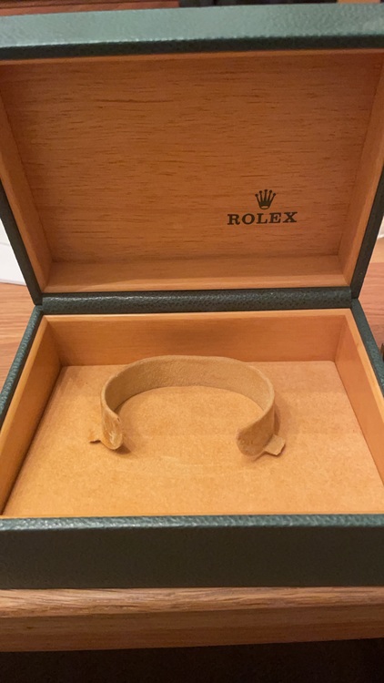 ロレックス エクスプローラー 11427（高級時計）の商品画像 - 査定依頼日：2025年10月30日 - 最高査定価格：900,000円