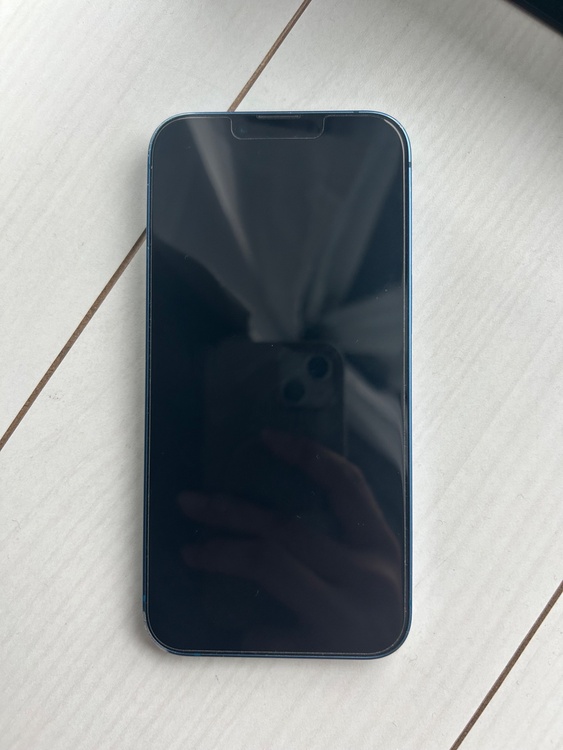 iPhone iPhone 13 256GB au（スマホ）の商品画像 - 査定依頼日：2026年9月23日 - 最高査定価格：38,500円
