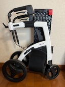 actmore車椅子　歩行器にもなる（介護用品）の商品画像 - 査定依頼日：2025年7月26日 - 最高査定価格：5,000円