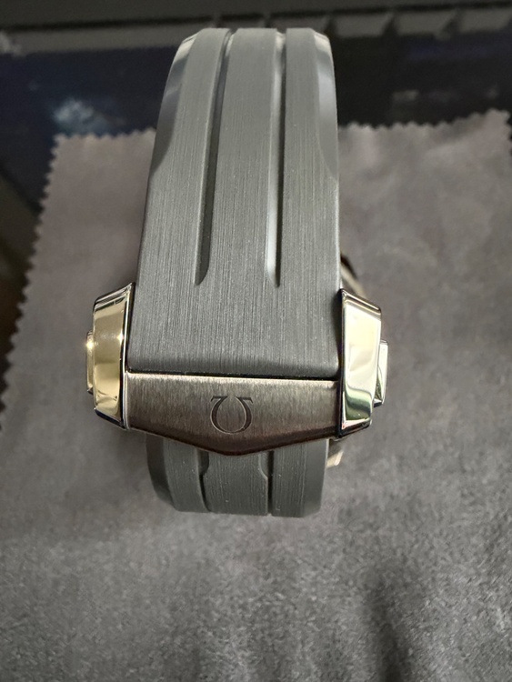 オメガ スピードマスター （高級時計）の商品画像 - 査定依頼日：2026年1月19日 - 最高査定価格：2,000,000円