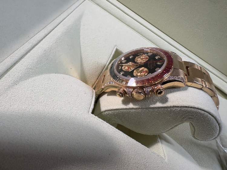 ロレックス デイトナ （高級時計）の商品画像 - 査定依頼日：2026年3月18日 - 最高査定価格：60,000,000円