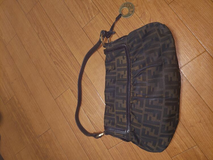 バッグ（ブランドバッグ）の商品画像 - 査定依頼日：2025年7月23日 - 最高査定価格：60,000円