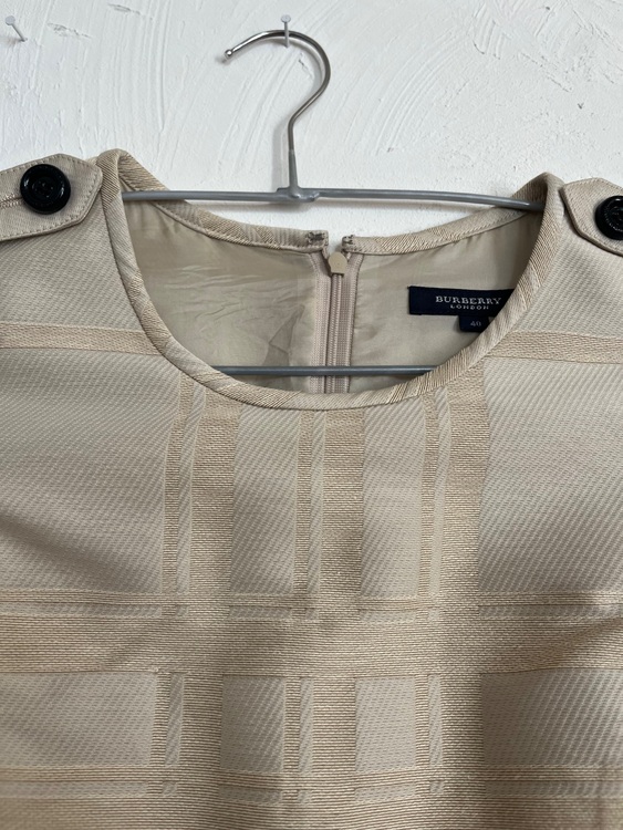 バーバリー　ワンピース（古着・ファッション）の商品画像 - 査定依頼日：2025年11月27日 - 最高査定価格：4,000円