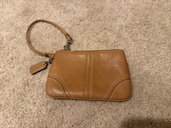 ポーチ（ブランド財布・小物）の商品画像 - 査定依頼日：2025年11月14日 - 最高査定価格：1,000円