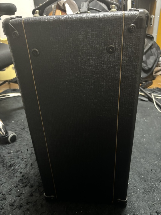 Vox Classic Plus コンボアンプ（ピアノ・楽器・PA機材）の商品画像 - 査定依頼日：2025年5月8日 - 最高査定価格：3,000円