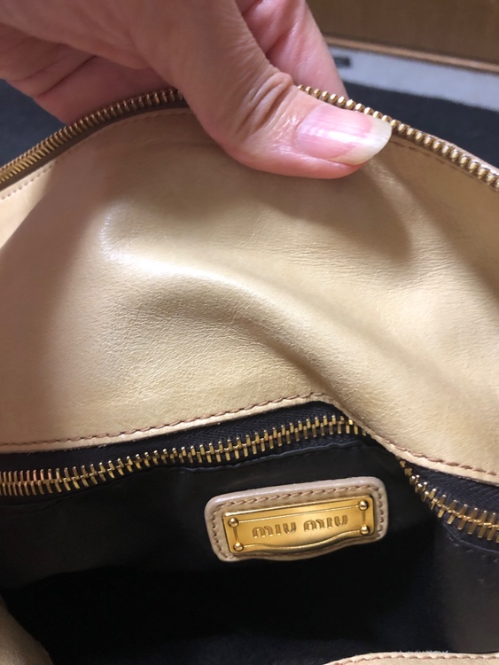 ミュウミュウ  （ブランドバッグ）の商品画像 - 査定依頼日：2026年3月19日 - 最高査定価格：50,000円