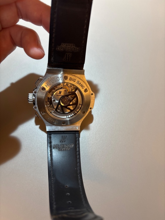 ウブロ ビックバン HU311.SM.1170.gq（高級時計）の商品画像 - 査定依頼日：2026年1月8日 - 最高査定価格：700,000円