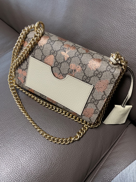 チェーンショルダーバッグ（ブランドバッグ）の商品画像 - 査定依頼日：2025年11月9日 - 最高査定価格：130,000円