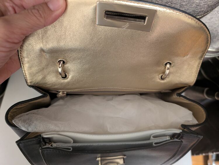 フェラガモハンドバッグ（ブランドバッグ）の商品画像 - 査定依頼日：2025年10月25日 - 最高査定価格：23,000円