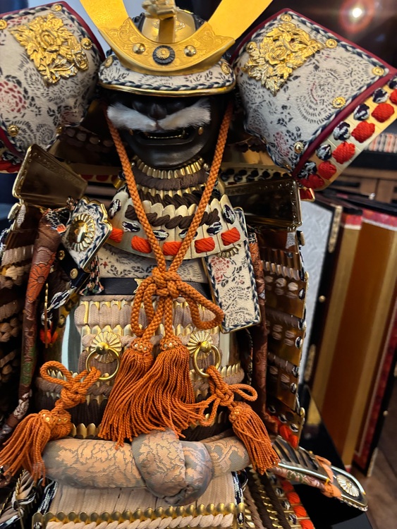 五月人形　上原玉鳳作　飛鳥　12号　大鎧（美術品・骨董品）の商品画像 - 査定依頼日：2025年11月25日 - 最高査定価格：2,000円