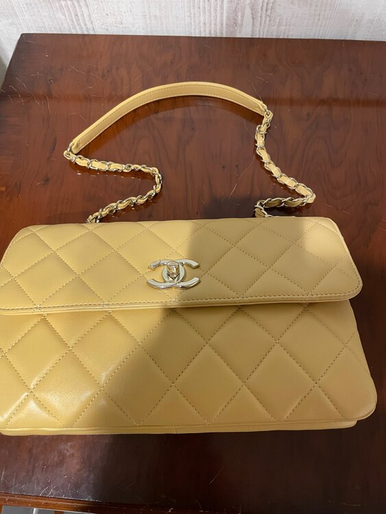 黄色のマトラッセ（ブランドバッグ）の商品画像 - 査定依頼日：2025年2月5日 - 最高査定価格：280,000円