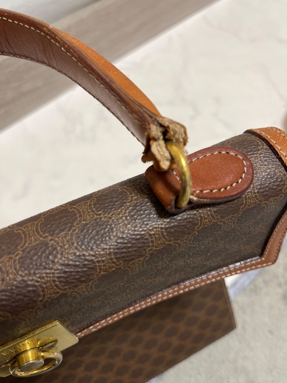 セリーヌ  （ブランドバッグ）の商品画像 - 査定依頼日：2025年11月9日 - 最高査定価格：20,000円