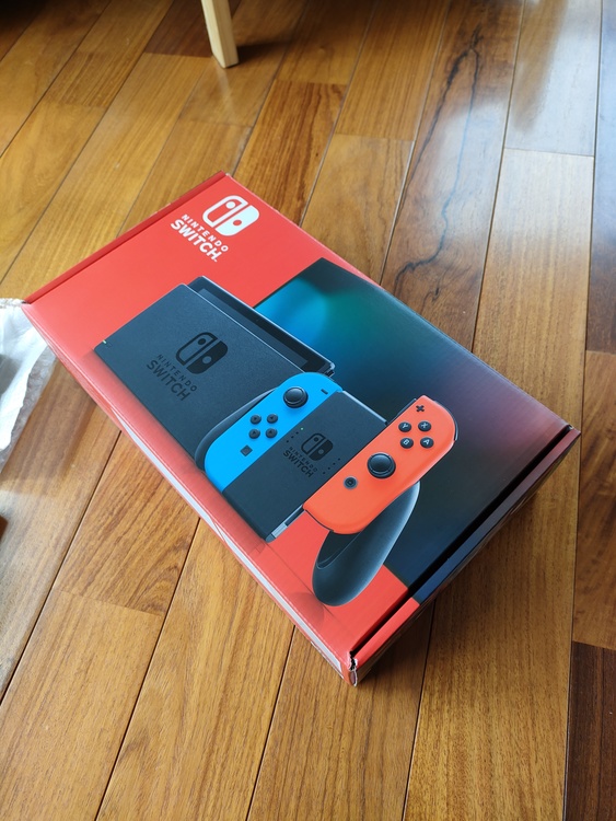 ニンテンドースイッチ本体（ゲーム機本体・ゲームソフト）の商品画像 - 査定依頼日：2022年4月17日 - 最高査定価格：17,000円