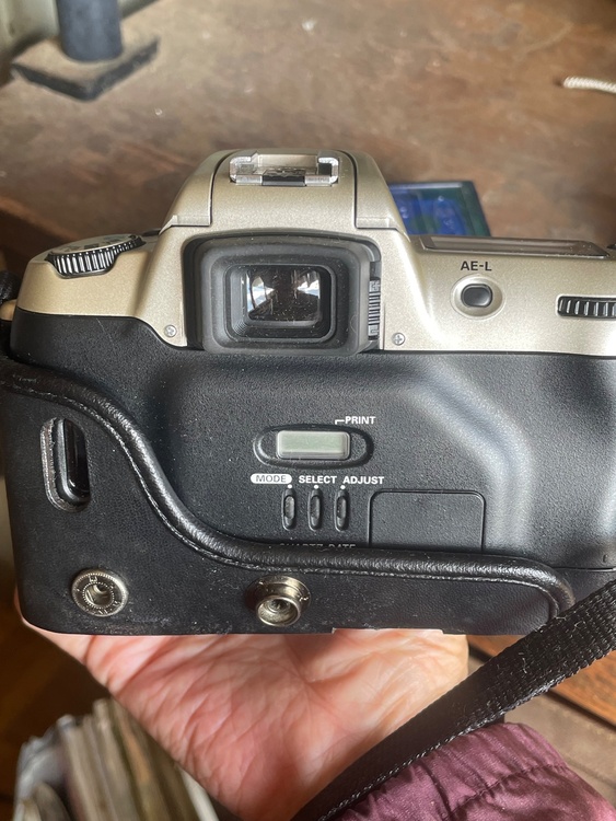 F60（カメラ）の商品画像 - 査定依頼日：2025年12月22日 - 最高査定価格：100円