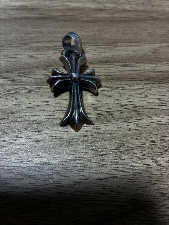 ベイル付きスモールクロスペンダント（古着・ファッション）の商品画像 - 査定依頼日：2025年12月8日 - 最高査定価格：100,000円