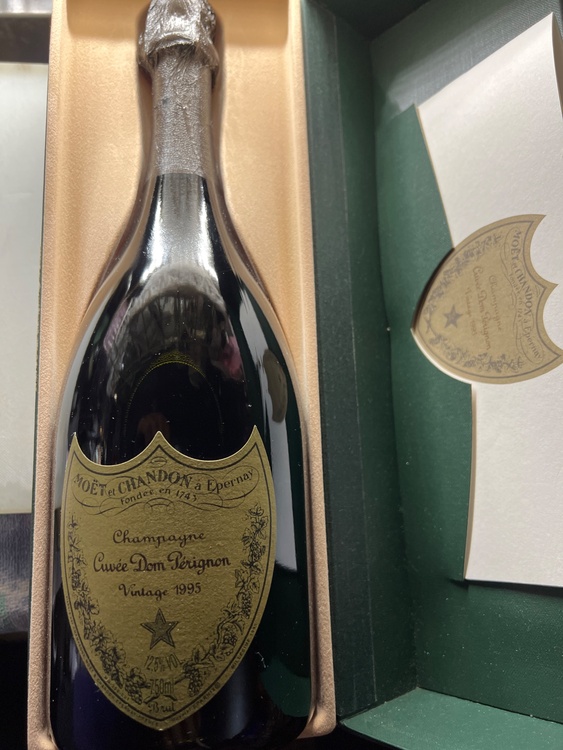 シャンパン ドン・ペリニヨン （お酒）の商品画像 - 査定依頼日：2026年1月22日 - 最高査定価格：25,000円