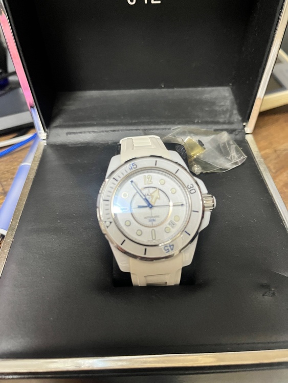 シャネル J12 （高級時計）の商品画像 - 査定依頼日：2025年12月19日 - 最高査定価格：280,000円