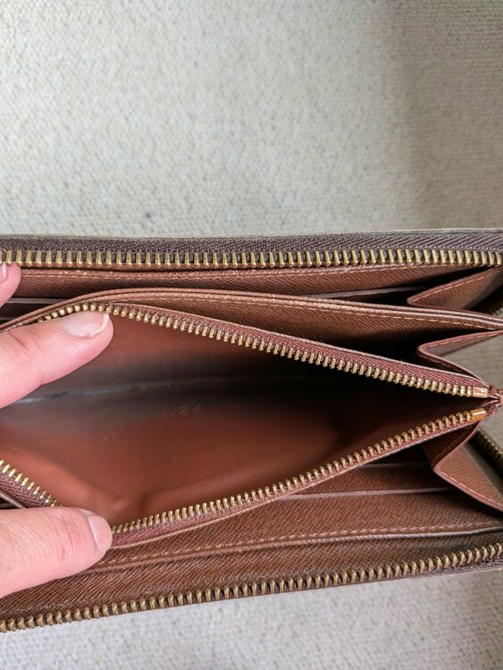 モノグラム（ブランド財布・小物）の商品画像 - 査定依頼日：2026年9月17日 - 最高査定価格：5,000円