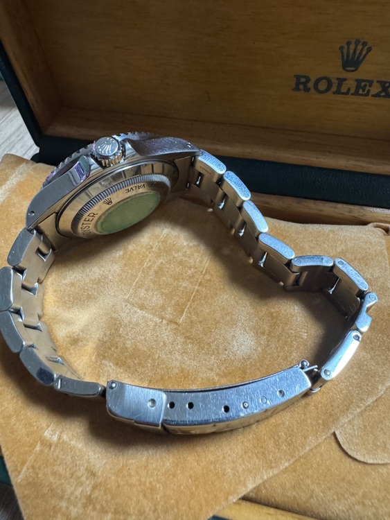 ロレックス シードゥエラー 1660（高級時計）の商品画像 - 査定依頼日：2025年8月24日 - 最高査定価格：1,350,000円