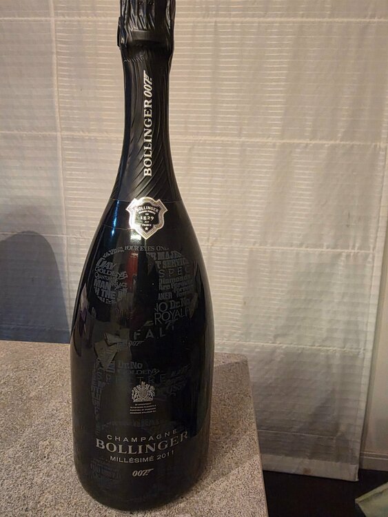 シャンパン ボランジェ （お酒）の商品画像 - 査定依頼日：2025年12月30日 - 最高査定価格：13,500円