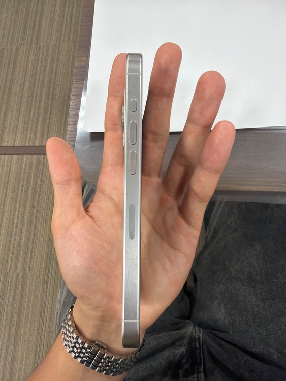 iPhone iPhone 15 Pro 128GB SIMフリー（スマホ）の商品画像 - 査定依頼日：2026年7月7日 - 最高査定価格：74,000円
